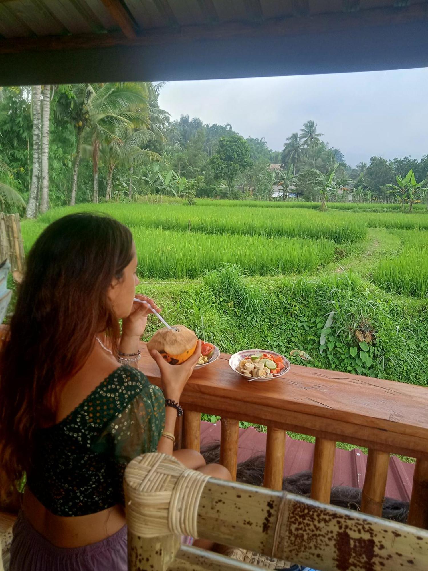 Coconut Homestay 테테바투 외부 사진
